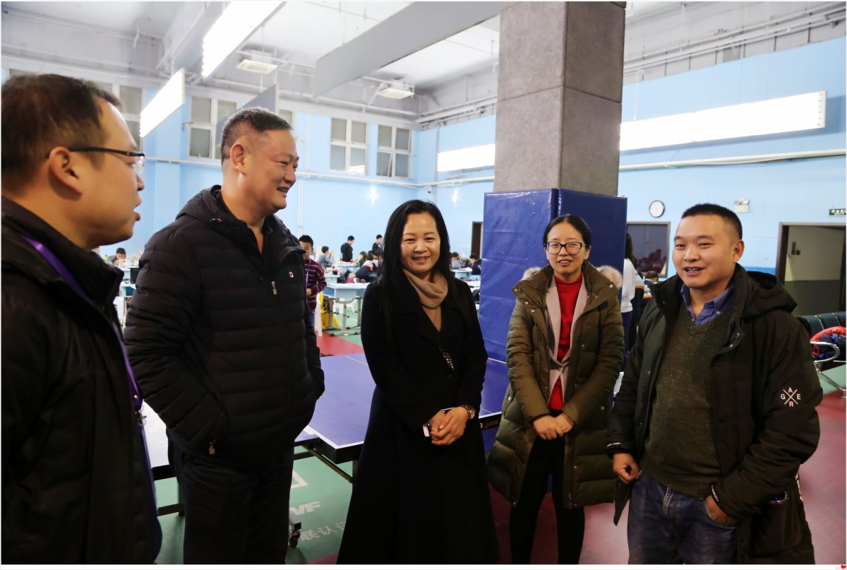 照片1：我校张晓宁副校长、杨善进主任与参会领导交流瞬间